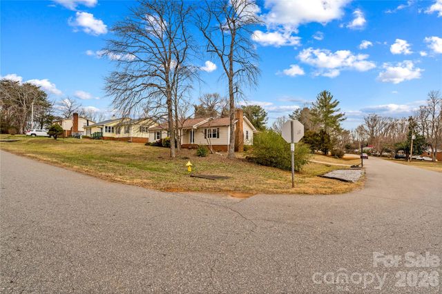 115 Pineview Court, Statesville, NC 28625