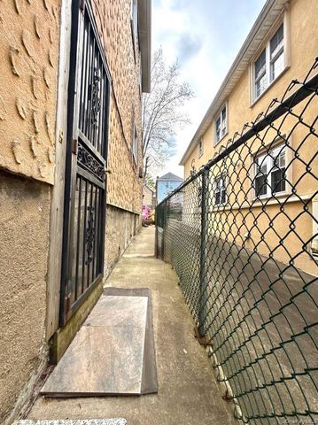 2719 Hering Avenue, Bronx, NY 10469