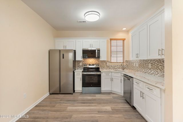 35 Fennel Court, Manchester, NJ 08759