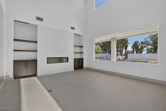1504 Silver Oaks Street, Las Vegas, NV 89117