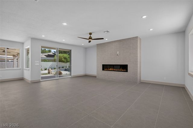 1504 Silver Oaks Street, Las Vegas, NV 89117