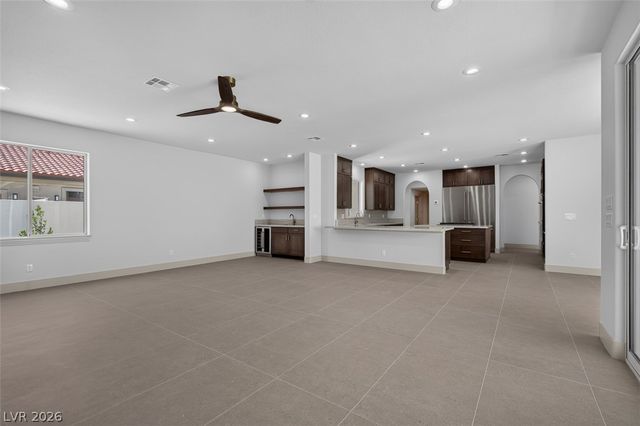 1504 Silver Oaks Street, Las Vegas, NV 89117