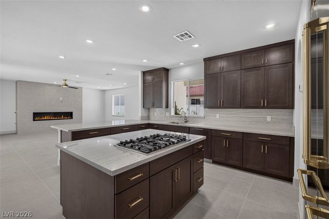 1504 Silver Oaks Street, Las Vegas, NV 89117