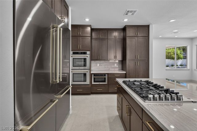 1504 Silver Oaks Street, Las Vegas, NV 89117