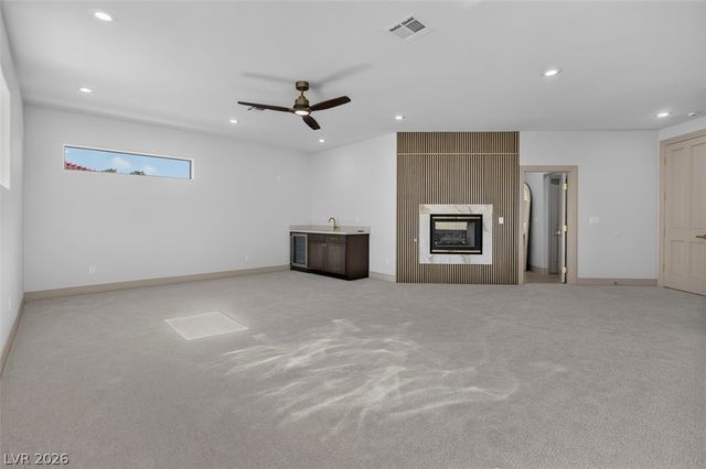 1504 Silver Oaks Street, Las Vegas, NV 89117