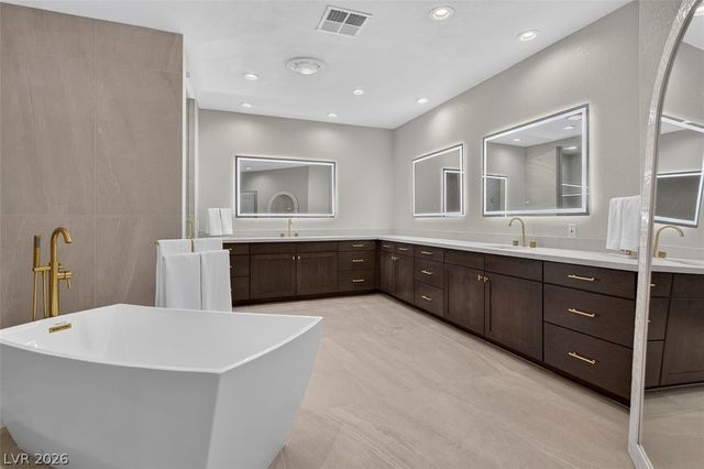 1504 Silver Oaks Street, Las Vegas, NV 89117
