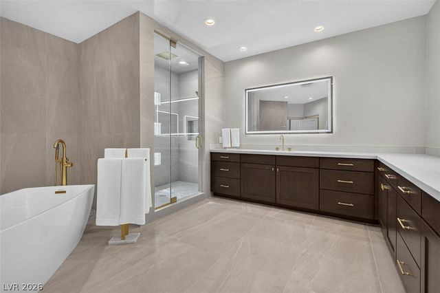 1504 Silver Oaks Street, Las Vegas, NV 89117