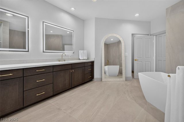 1504 Silver Oaks Street, Las Vegas, NV 89117