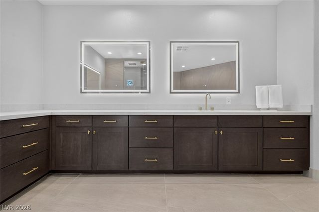 1504 Silver Oaks Street, Las Vegas, NV 89117