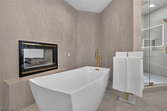 1504 Silver Oaks Street, Las Vegas, NV 89117