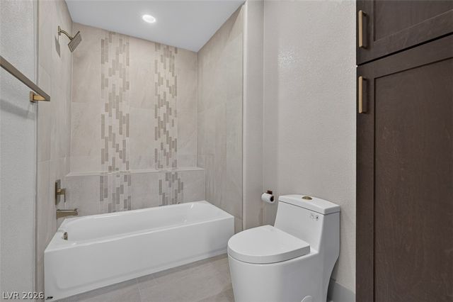 1504 Silver Oaks Street, Las Vegas, NV 89117