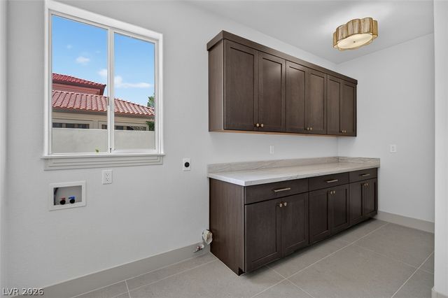 1504 Silver Oaks Street, Las Vegas, NV 89117