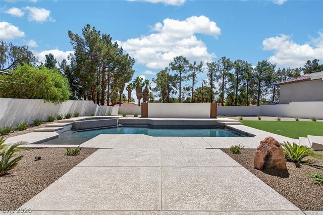 1504 Silver Oaks Street, Las Vegas, NV 89117