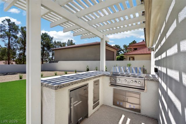 1504 Silver Oaks Street, Las Vegas, NV 89117