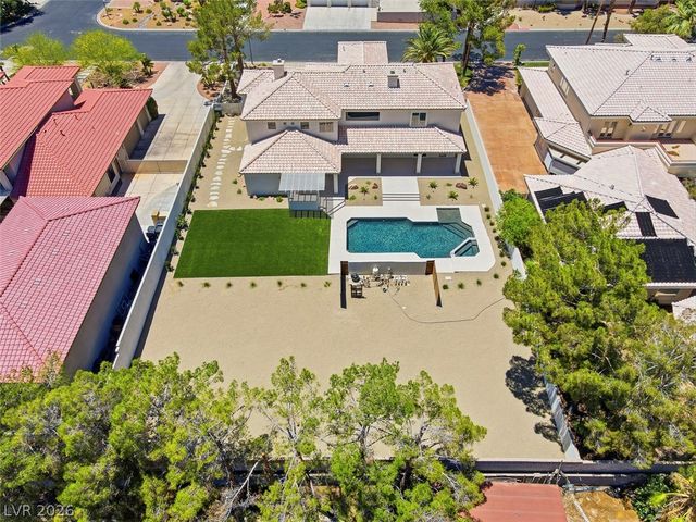 1504 Silver Oaks Street, Las Vegas, NV 89117