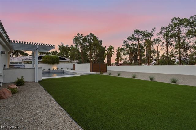 1504 Silver Oaks Street, Las Vegas, NV 89117