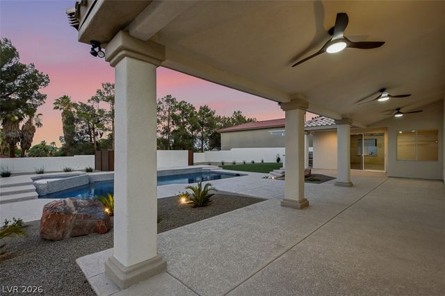 1504 Silver Oaks Street, Las Vegas, NV 89117
