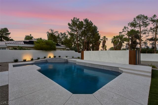 1504 Silver Oaks Street, Las Vegas, NV 89117