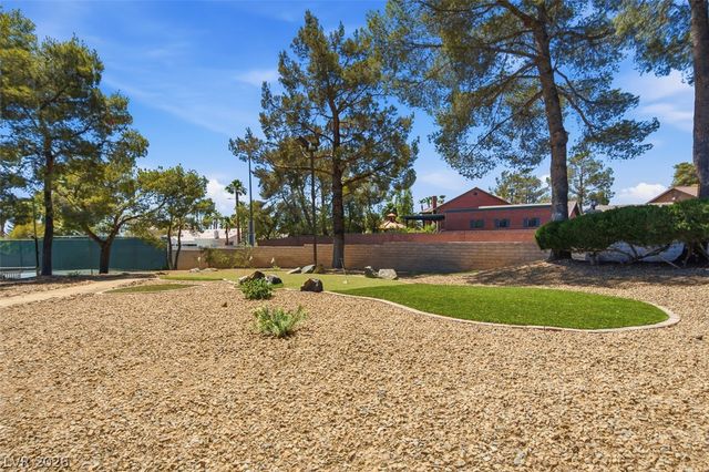 1504 Silver Oaks Street, Las Vegas, NV 89117