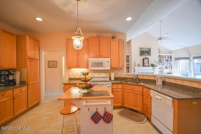 2 Hunter Court, Southern Pines, NC 28387