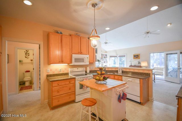 2 Hunter Court, Southern Pines, NC 28387