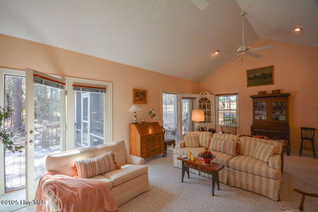 2 Hunter Court, Southern Pines, NC 28387