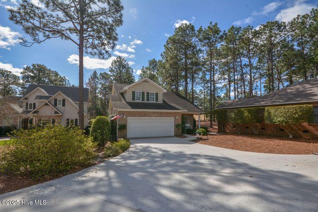 2 Hunter Court, Southern Pines, NC 28387