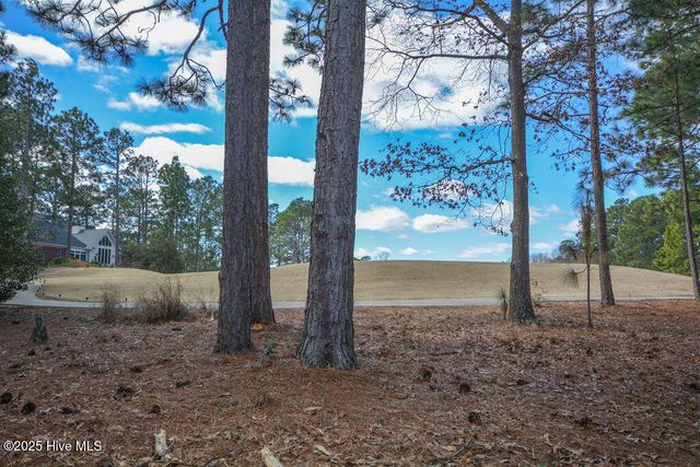 2 Hunter Court, Southern Pines, NC 28387