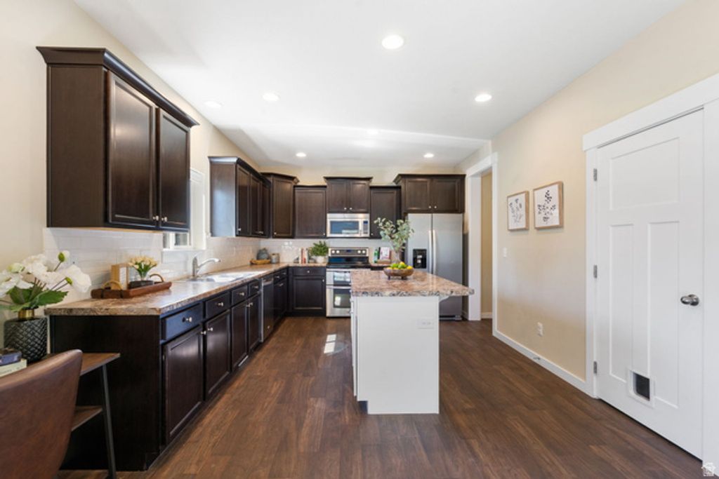 Image 11 of property listing at 15183 S LIBERTY BELL DR, Bluffdale, UT 84065