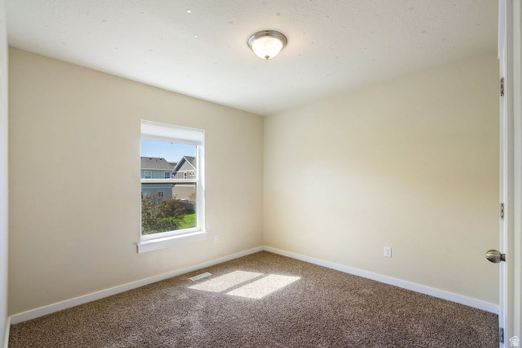 Image 21 of property listing at 15183 S LIBERTY BELL DR, Bluffdale, UT 84065