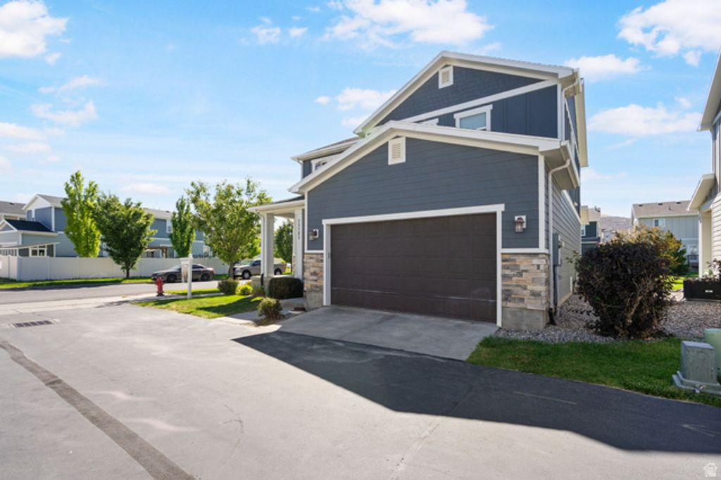 Image 32 of property listing at 15183 S LIBERTY BELL DR, Bluffdale, UT 84065