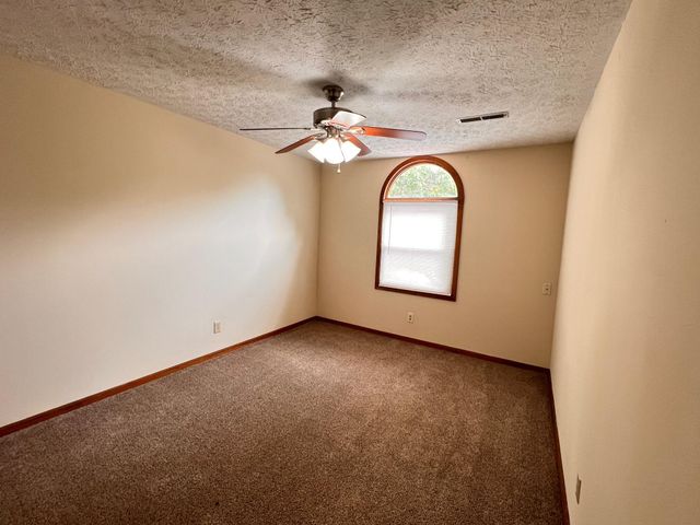 3753 N Pickwick Avenue, Springfield, MO 65803