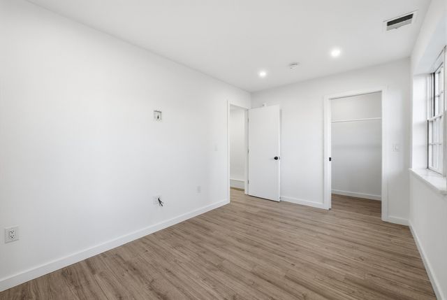 289 Central St, Lowell, MA 01852