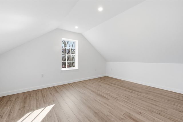289 Central St, Lowell, MA 01852