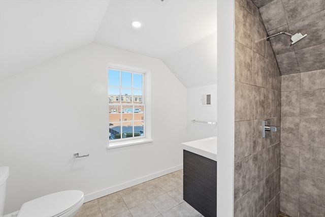 289 Central St, Lowell, MA 01852