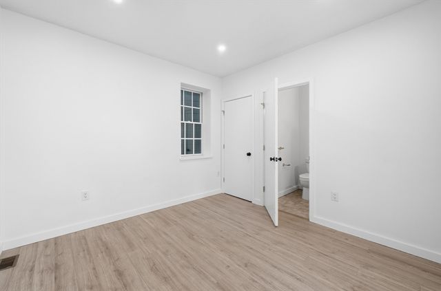 289 Central St, Lowell, MA 01852