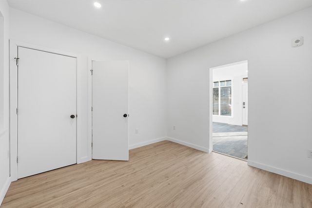 289 Central St, Lowell, MA 01852