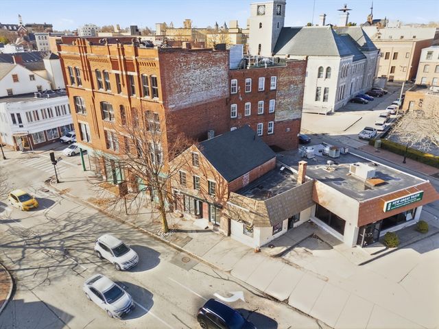 289 Central St, Lowell, MA 01852