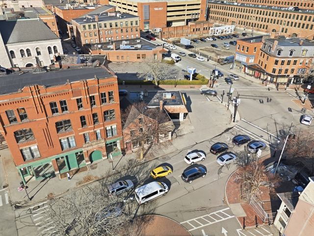 289 Central St, Lowell, MA 01852