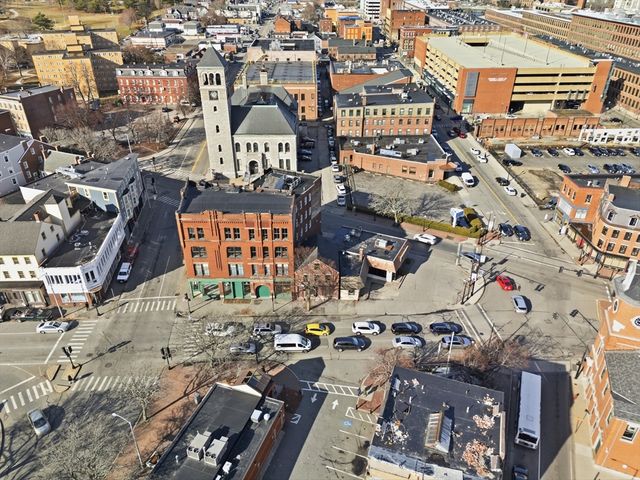 289 Central St, Lowell, MA 01852