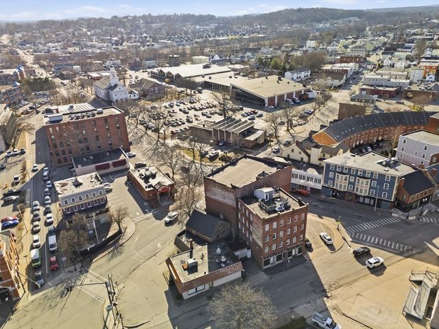 289 Central St, Lowell, MA 01852