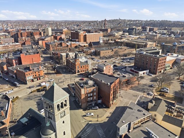 289 Central St, Lowell, MA 01852