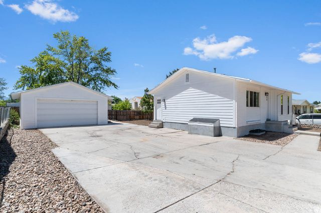 5722 S GANDALF DR, Taylorsville, UT 84129