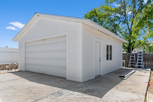 5722 S GANDALF DR, Taylorsville, UT 84129