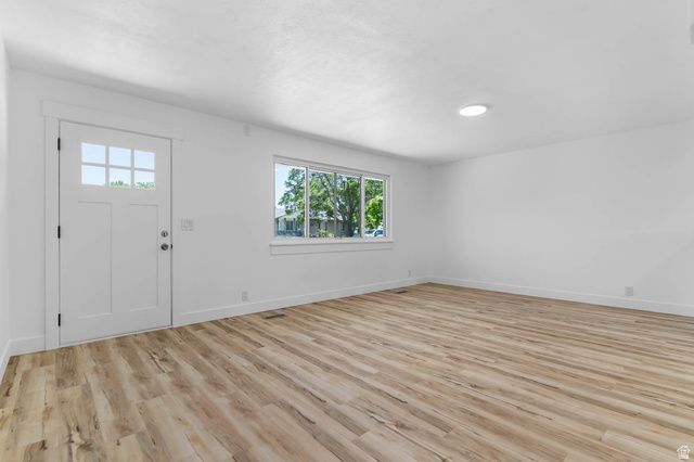 5722 S GANDALF DR, Taylorsville, UT 84129