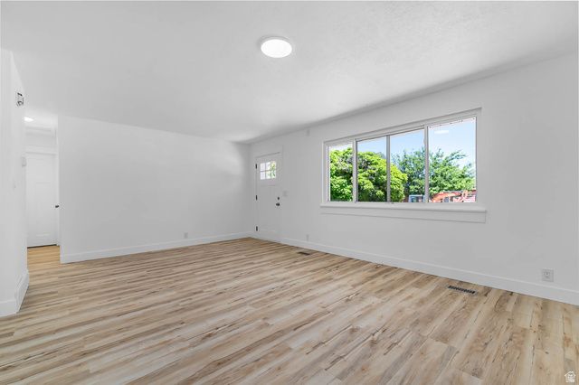 5722 S GANDALF DR, Taylorsville, UT 84129