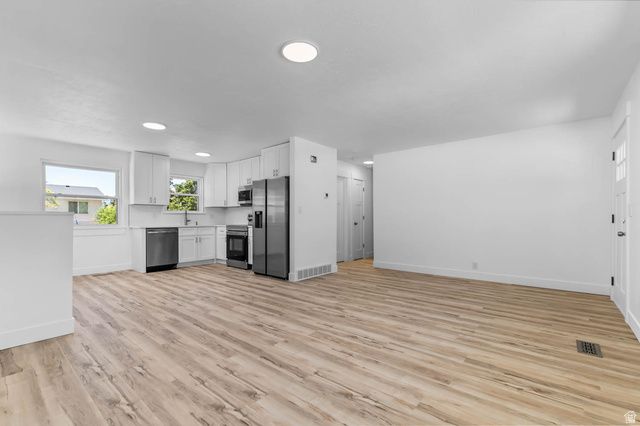 5722 S GANDALF DR, Taylorsville, UT 84129