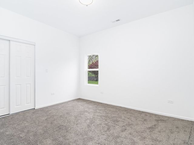 17 w dearborn Street, Plano, IL 60545