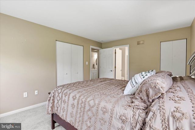223 GREENVIEW DR, Lancaster, PA 17601