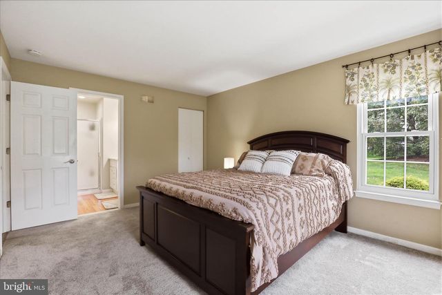 223 GREENVIEW DR, Lancaster, PA 17601